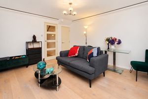 Lounge- click for photo gallery